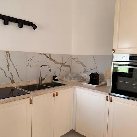 Casanica - Elegant Independent With Two Bedrooms Lägenhet Torpè